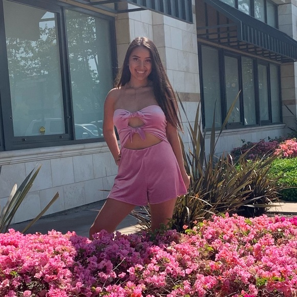 Pink velvet tie front romper - Picture 5 of 7